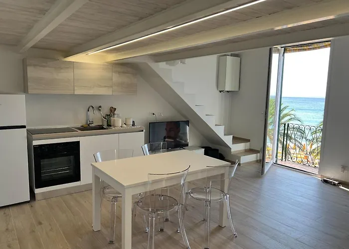 House On The * Varigotti